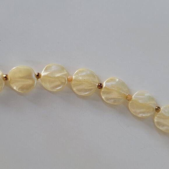 Vintage Ivory Bead Necklace Shimmery Round Beads with Gold Spacers Retro Jewelry - Picture 7 of 10